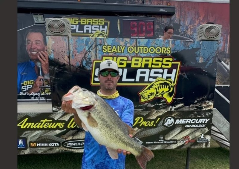 Big bass splash demo in Germany